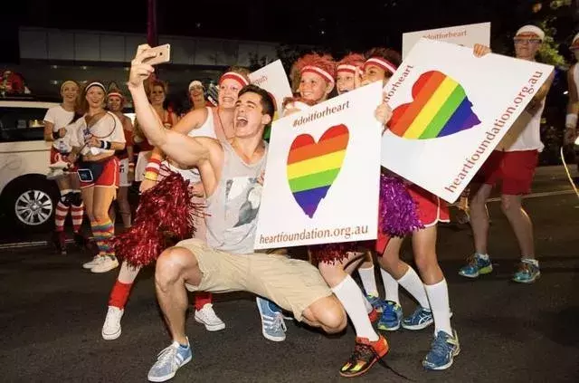 因为AI，Blued成为垂直社交产品里“不一样的烟火”